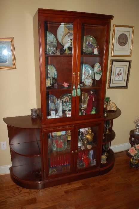 Cabinet with two side shelves