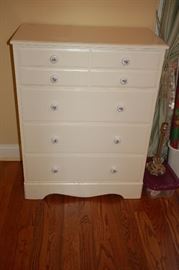 4 drawer chest of drawers
