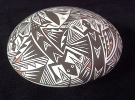  Rachel Concho Acoma Lizard Seed Pot 