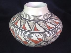 Roberta Youvella Silas Hopi Pot 