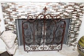 Metal fireplace screen