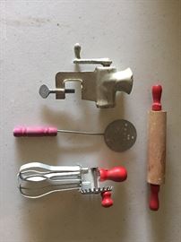 Miniature kitchen utensils