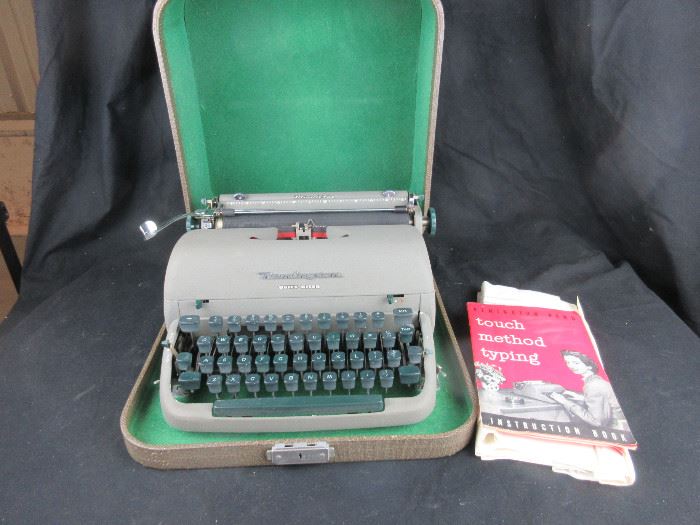 Remington Quiet-Riter Typewriter in Case