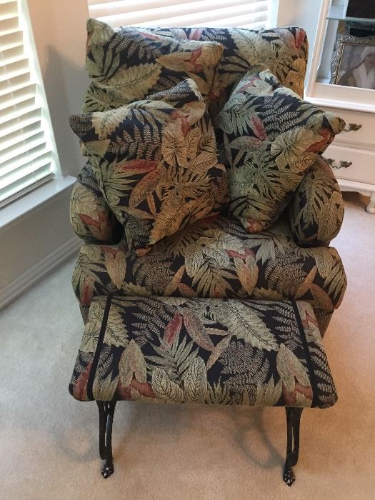Jungle theme side chair with footrest and pillows