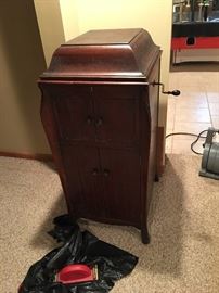 Victrola Record Player. Family Heritage Estate Sales, LLC. New Jersey Estate Sales/ Pennsylvania Estate Sales.