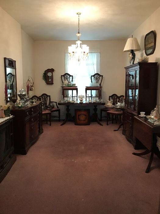 Lovely Duncan Phyfe Style Dining Room Set & Other Items