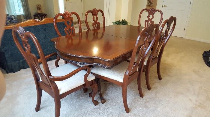 Cherry Dining Set with 2 leaves