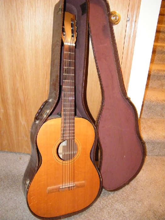 Gibson C1 classic guitar