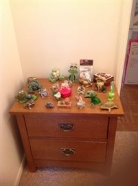 Frog figurines and two 2 drawer  Bassett  furniture night stands