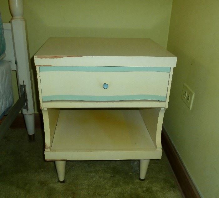 Mid Century Modern white night stand by Bassett with one drawer and bottom storage area.  Needs some TLC.