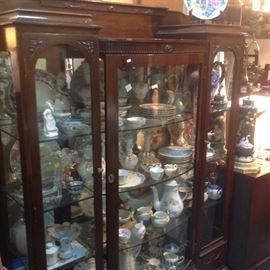 Fine vintage mahogany china cabinet, porcelain, lamps