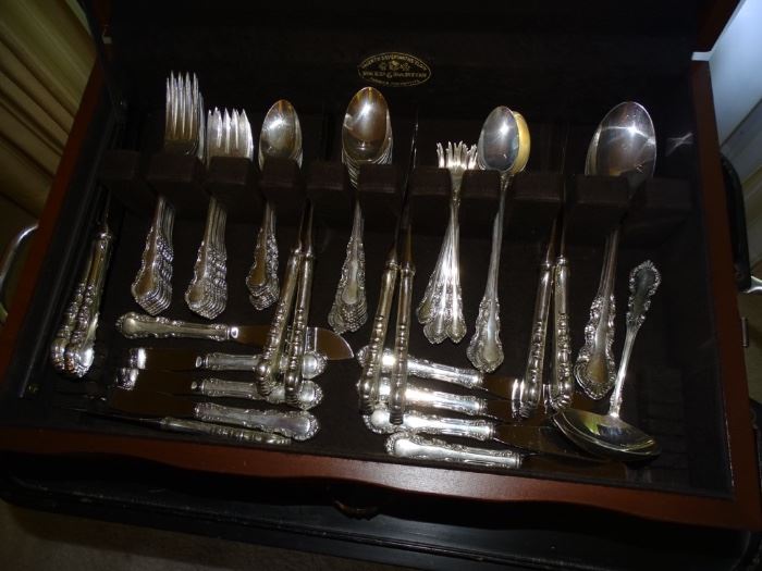 Reed & Barton Georgian Rose sterling silver flatware set service for eight plus many extras.
