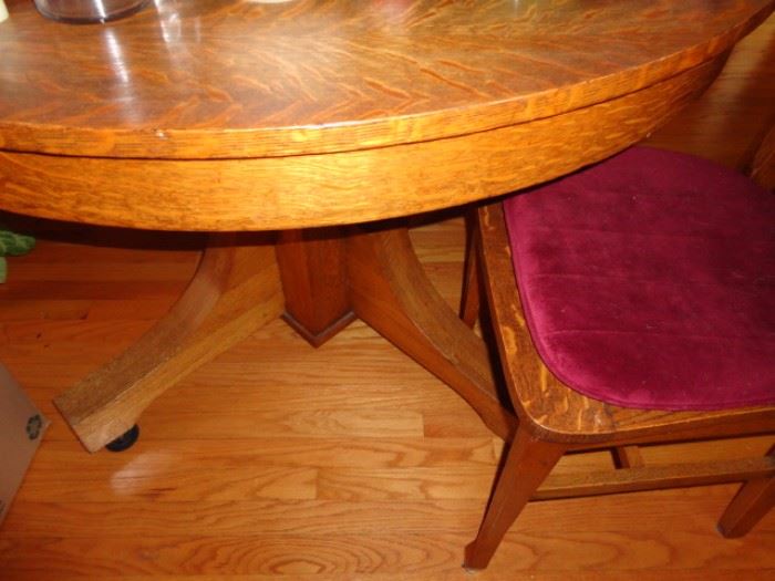 beautiful round pedestal wood dining table with chairs
