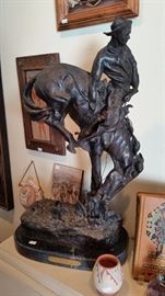 Large, signed & numbered Frederick Remington bronze, "Outlaw" 