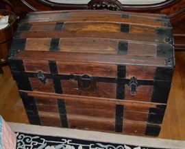 Dome top trunk