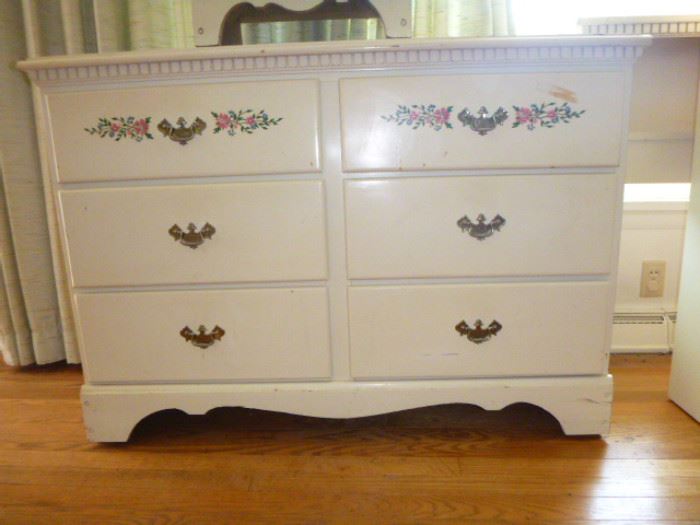 Bedroom Furniture  http://www.ctonlineauctions.com/detail.asp?id=629365