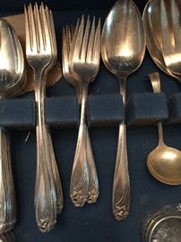 Rodgers silverplate - Daffodil - service for 8