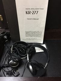 Nice Roland KR-277 electric piano. - includes original headphones