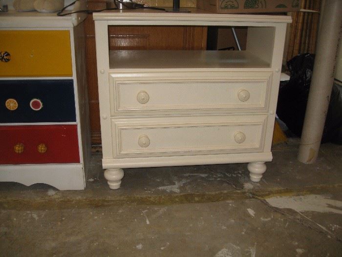 2/drawer chest/TV cabinet