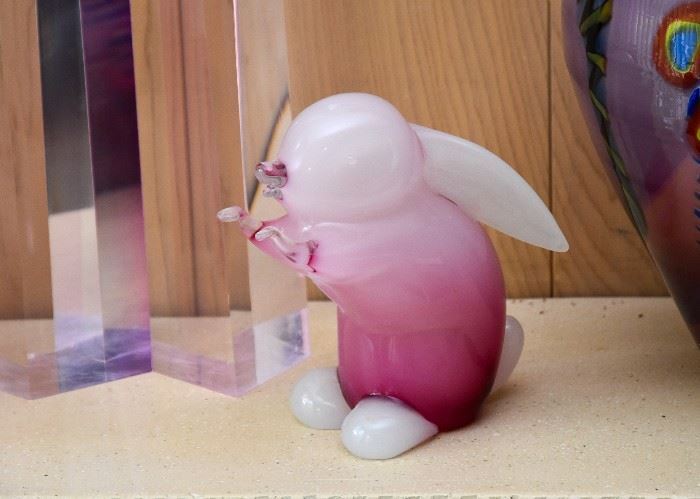 Pink Art Glass Rabbit Figurine / Paperweight