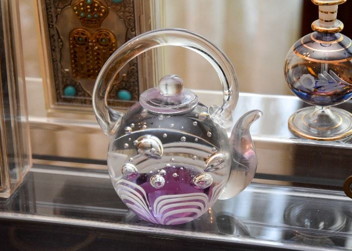 Art Glass Teapot Figurine / Paperweight