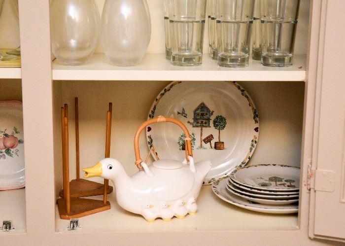 Duck Teapot, Dishes