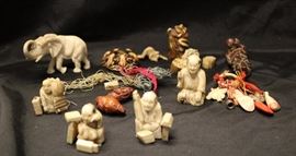 Collection Netsuke statues