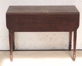 English Pembroke table