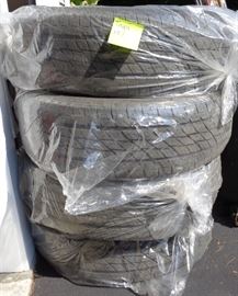 Set of 4 Toyo tires for suv