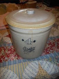 #4 Western crock & lid