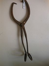 Very large tongs