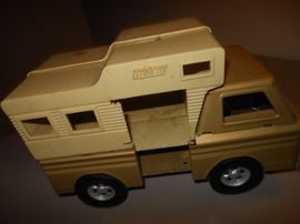Structo cab over camper set
