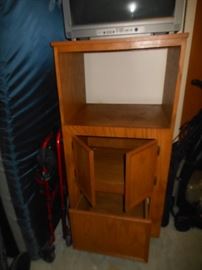 Cabinet interior and bottom pull out drawer