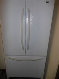 French door refrigerator/ needs gasket for freezer compartment to seal