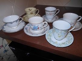 Cups & saucers