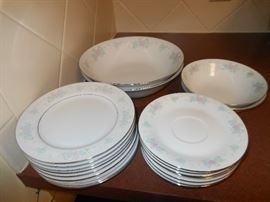 China set/ we have the cups too
