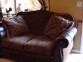 Durablended sofa&loveseat