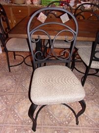Kitchen table and 6 chairs  - New