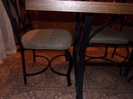 Kitchen table and 6 chairs  - New