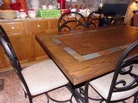 Kitchen table and 6 chairs  - New