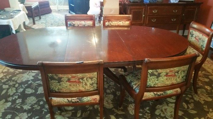 Banquet size Dining Room Table / chairs