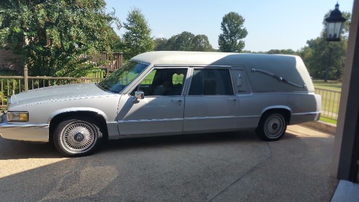 1990 Hearse - Drives and runs great.