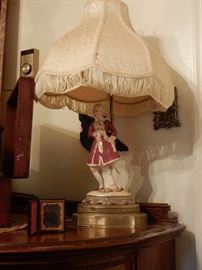 PORCELAIN FIGURAL LAMP