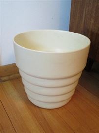 Vintage Haeger beehive vase by Royal Hickman