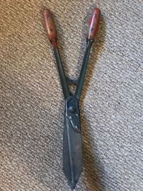 Antique Wiss hedge shears in excellent condition 