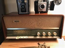 Very cool vintage Norelco B3X98O radio in working condition