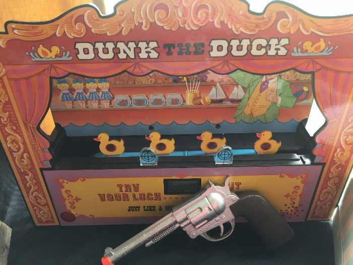 Dunk the Duck shooting game