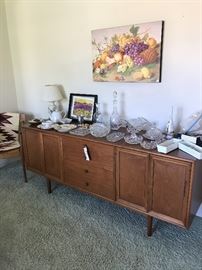 Crystal and American Brilliant cut glass - Native American Rug Rosenthal mid century vase, Kipp Stewaert for Drexel Declararion Buffet