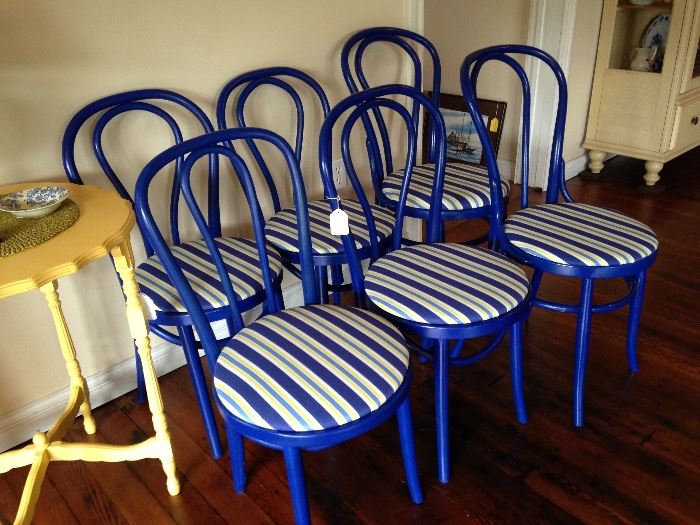 Set of 6 bentwood chairs