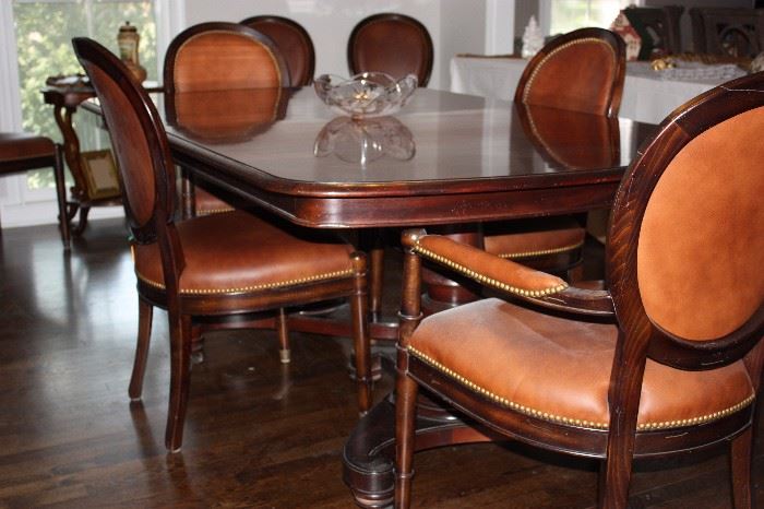Double pedestal dining table and 8 chairs (Baker)